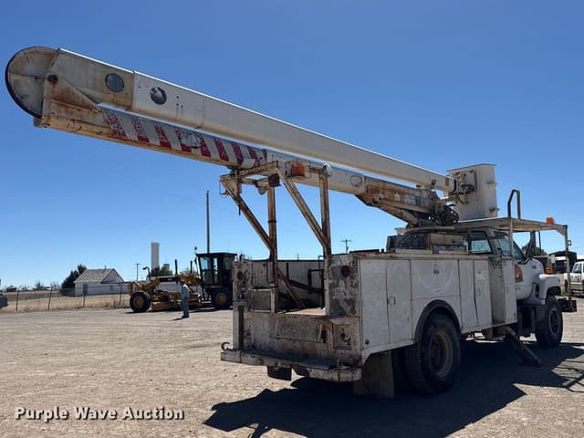 Image of GMC TopKick C6500 equipment image 4