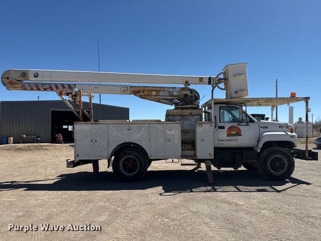 Image of GMC TopKick C6500 equipment image 3