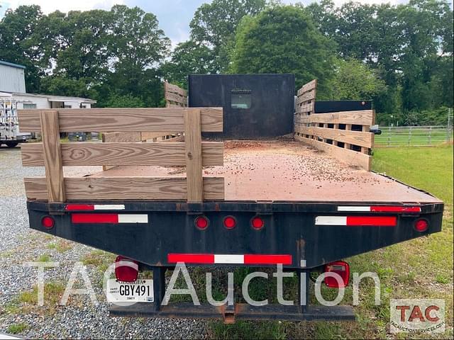 Image of GMC Topkick C7500 equipment image 2