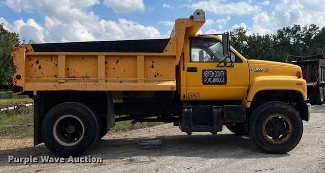 Image of GMC Topkick equipment image 3
