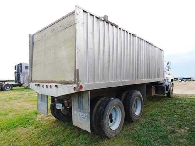 Image of GMC Topkick equipment image 2