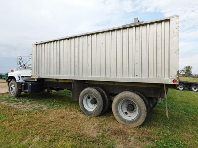 Image of GMC Topkick equipment image 3