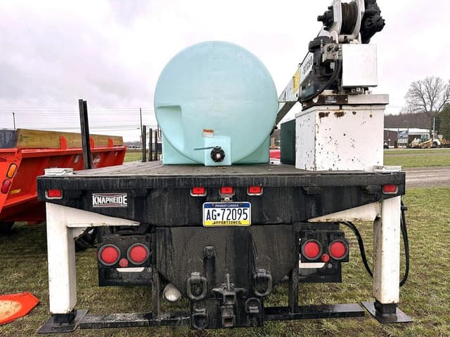 Image of GMC Topkick equipment image 3