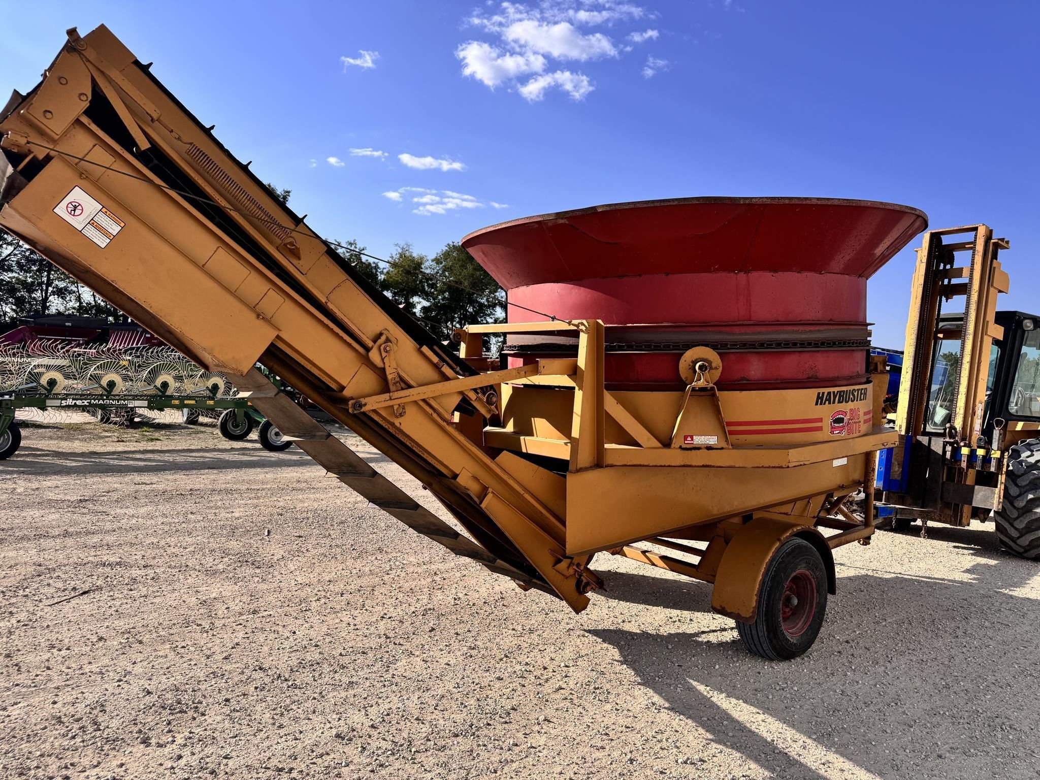 1991 Haybuster H1000 Equipment Image0