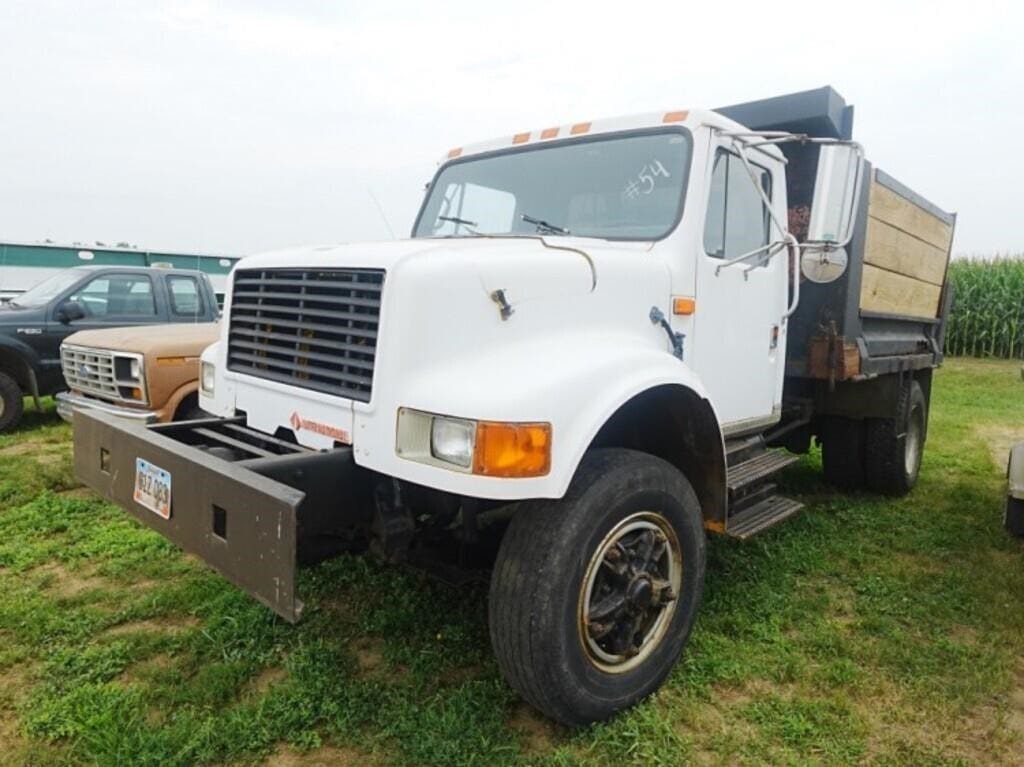 1991 International 4900 Equipment Image0