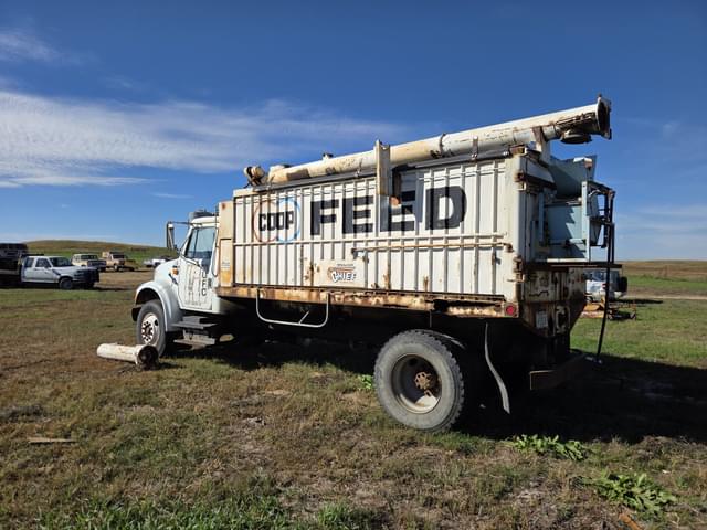 Image of International 4000 equipment image 3