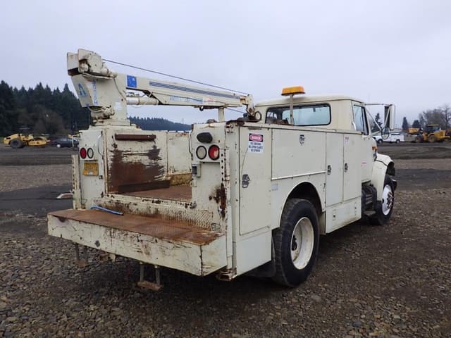 Image of International 4700 equipment image 3