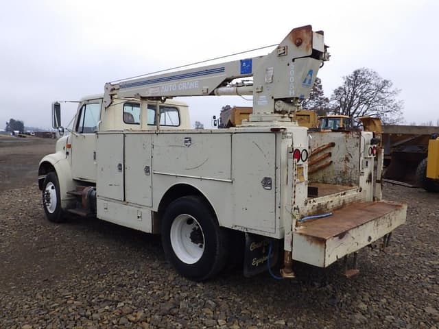 Image of International 4700 equipment image 4