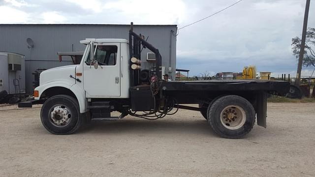 Image of International 4700 equipment image 4