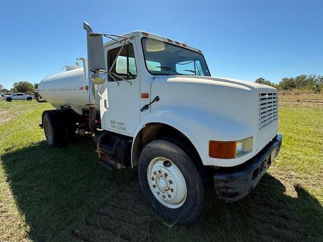 1991 International 4900 Equipment Image0