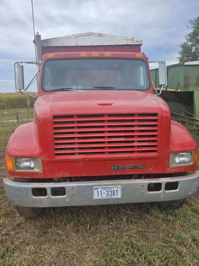 Image of International 4900 equipment image 4