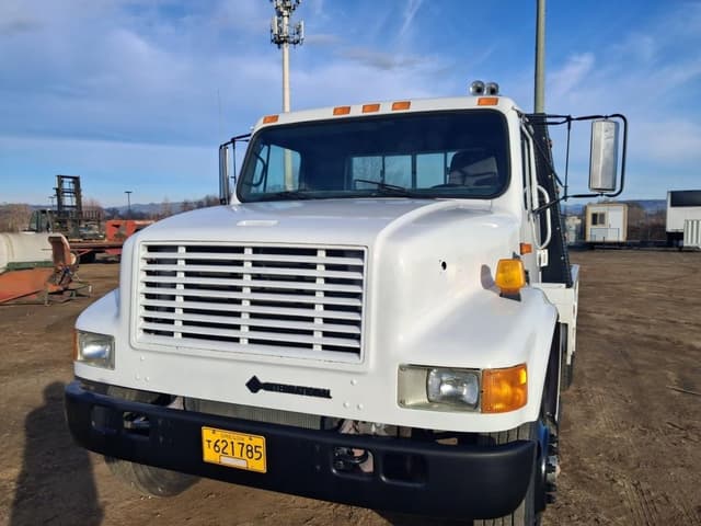 Image of International 4900 equipment image 2