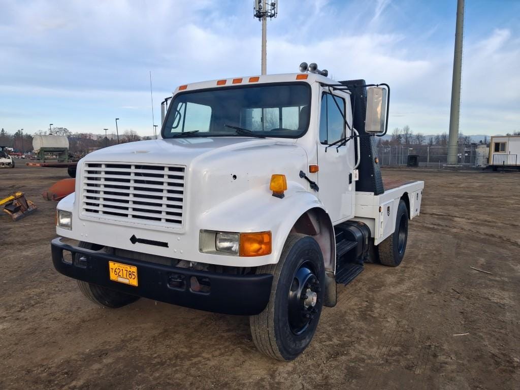1991 International 4900 Equipment Image0
