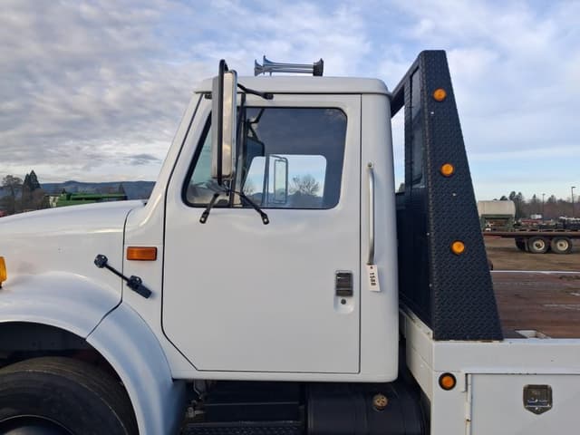 Image of International 4900 equipment image 3