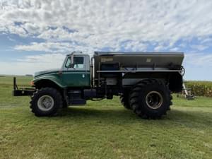 1991 International 4900 Image