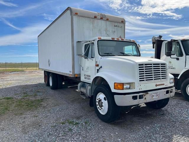 Image of International 4900 equipment image 2