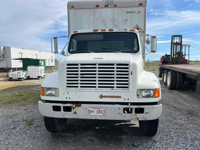 Image of International 4900 equipment image 1