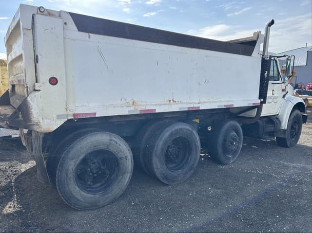 Image of International 4900 equipment image 4