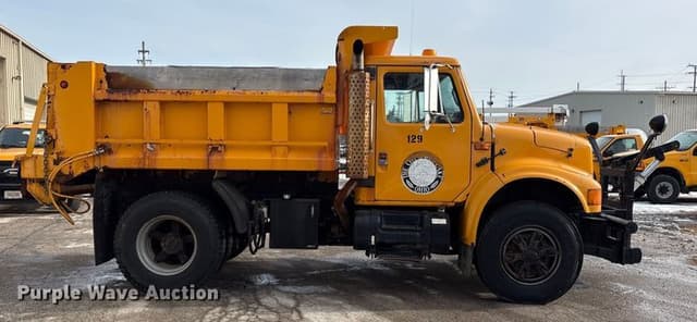 Image of International 4900 equipment image 3