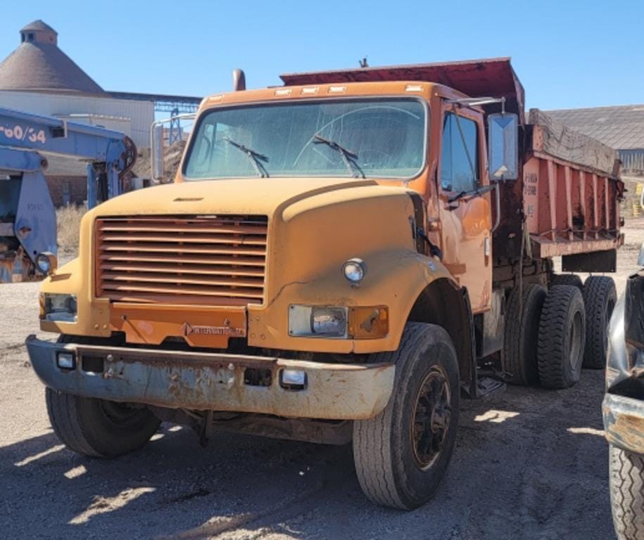 Main image International 4900