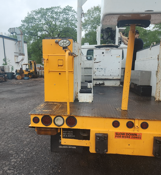 Image of International 4900 equipment image 1