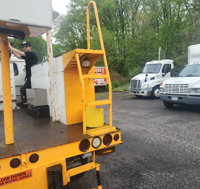 Image of International 4900 equipment image 3