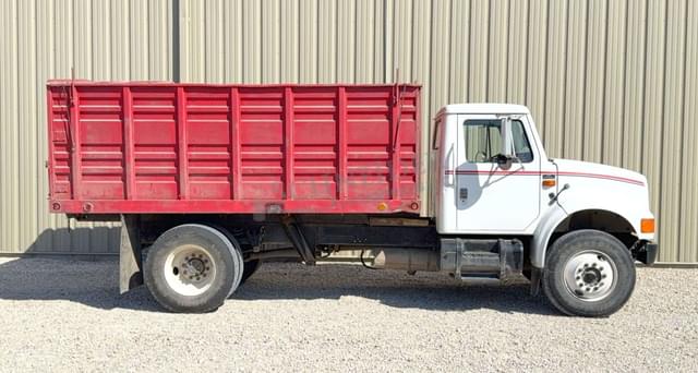 Image of International 4900 equipment image 3