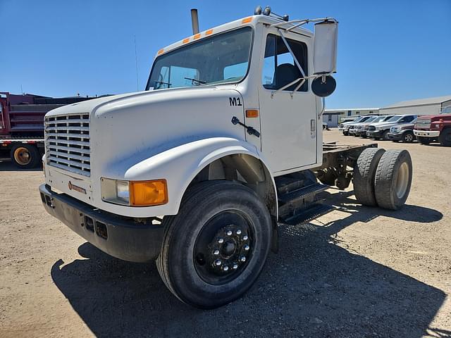 Image of International 4900 equipment image 2