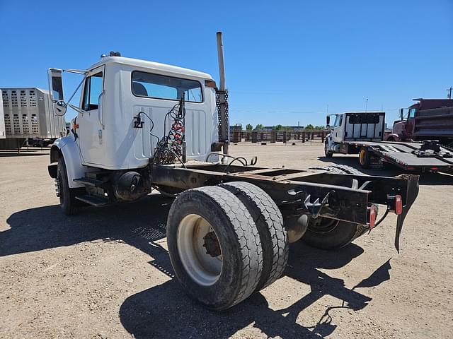 Image of International 4900 equipment image 4