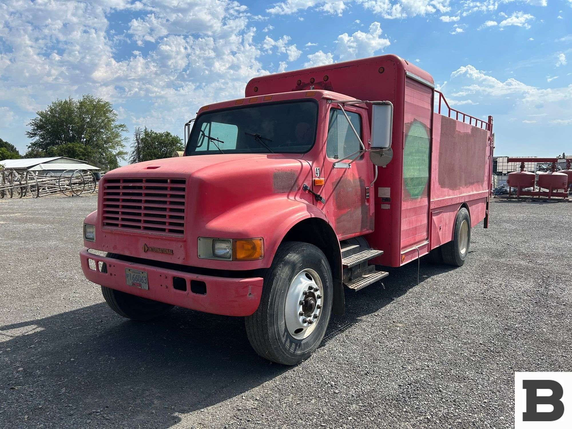 1991 International 4900 Equipment Image0