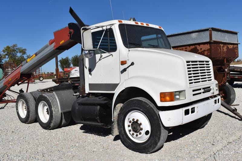 Main image International 8100