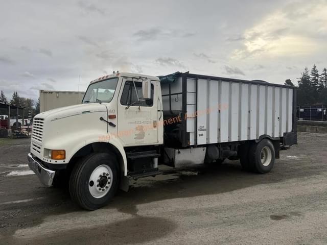 Image of International 8100 equipment image 1