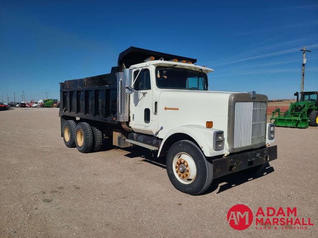 Image of International 9300 equipment image 1