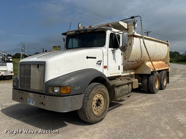 1991 International 9400 Equipment Image0