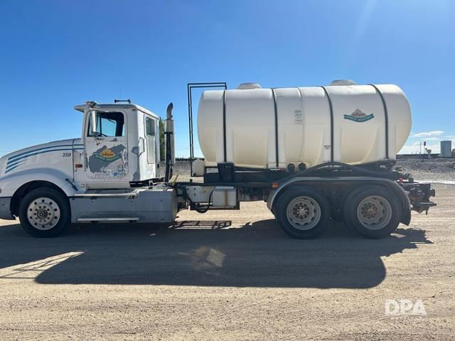 Image of International 9400 equipment image 2