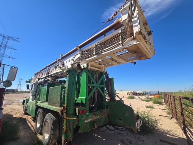 Image of International Paystar 5000 equipment image 4