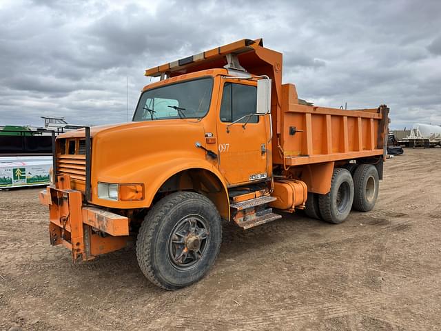 Image of International 4900 equipment image 1