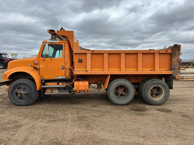 Image of International 4900 equipment image 2