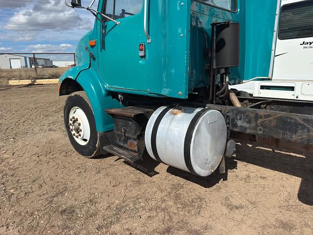 Image of International 7100 equipment image 2