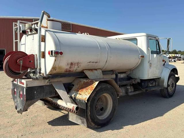 Image of International 4700 equipment image 3