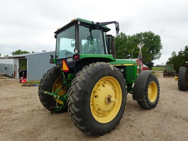 Image of John Deere 4455 equipment image 4