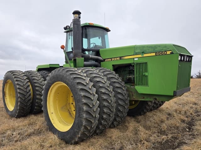 Image of John Deere 8960 equipment image 2