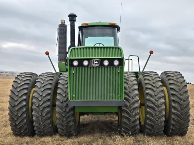 Image of John Deere 8960 equipment image 1