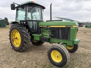 1991 John Deere 2955 Image