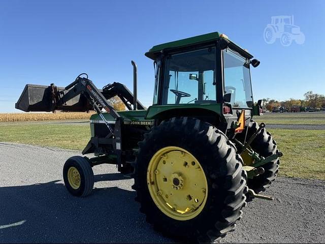 Image of John Deere 2955 equipment image 3