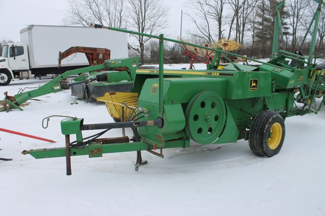 Image of John Deere 328 equipment image 4