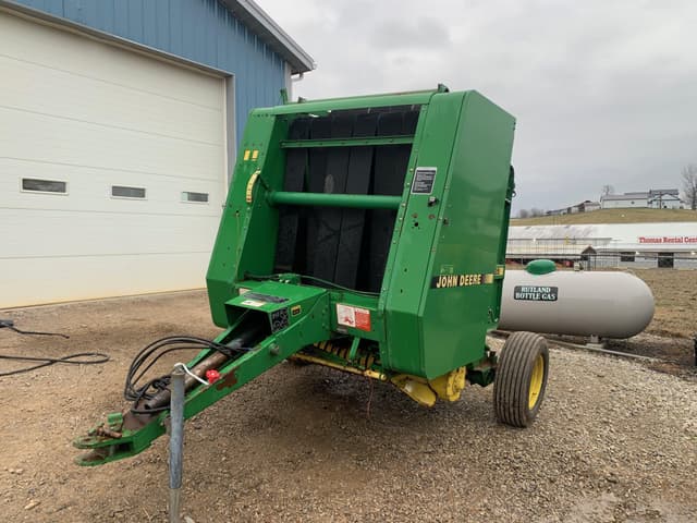 Image of John Deere 335 equipment image 3