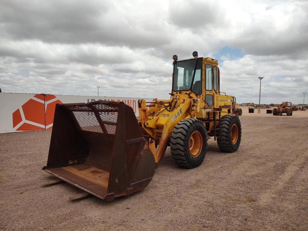 1991 John Deere 344E Equipment Image0