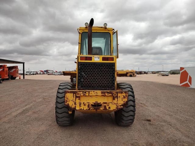 Image of John Deere 344E equipment image 3