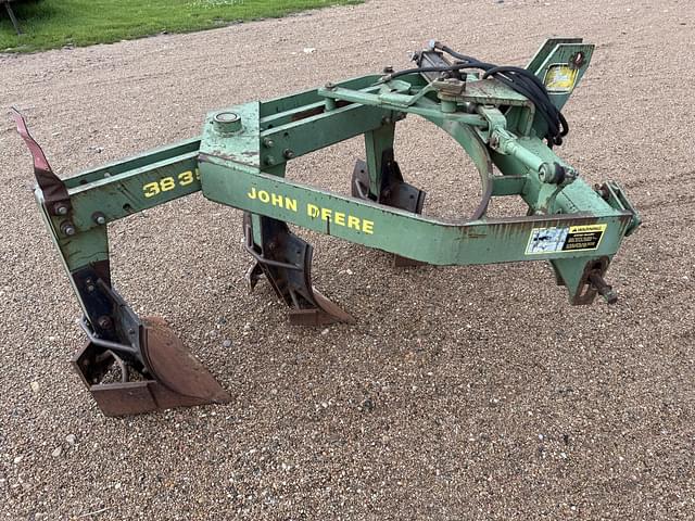 Image of John Deere 3835 equipment image 1